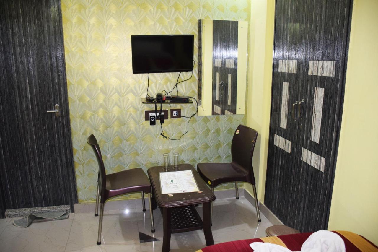Recline Hotel And Restaurant Gauripur Buitenkant foto