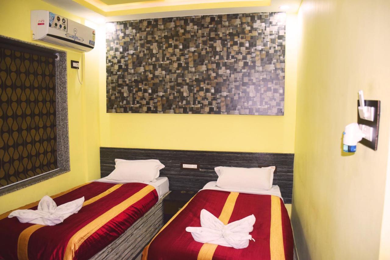 Recline Hotel And Restaurant Gauripur Buitenkant foto