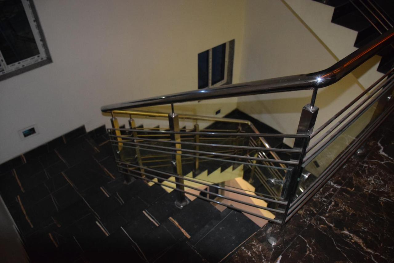 Recline Hotel And Restaurant Gauripur Buitenkant foto