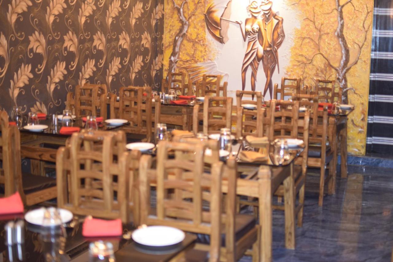 Recline Hotel And Restaurant Gauripur Buitenkant foto